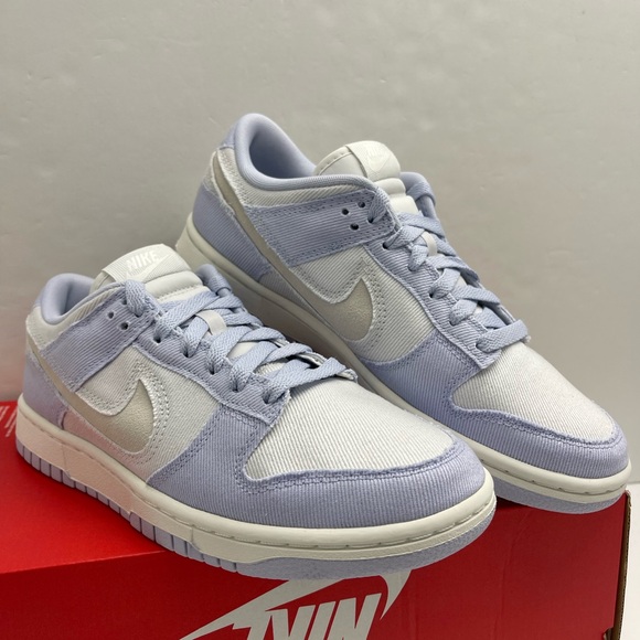 Nike WMNS Light Purple W NIKE DUNK LOW
GHOST/SUMMIT WHITE HF1985 001 Sneakers - Picture 4 of 16